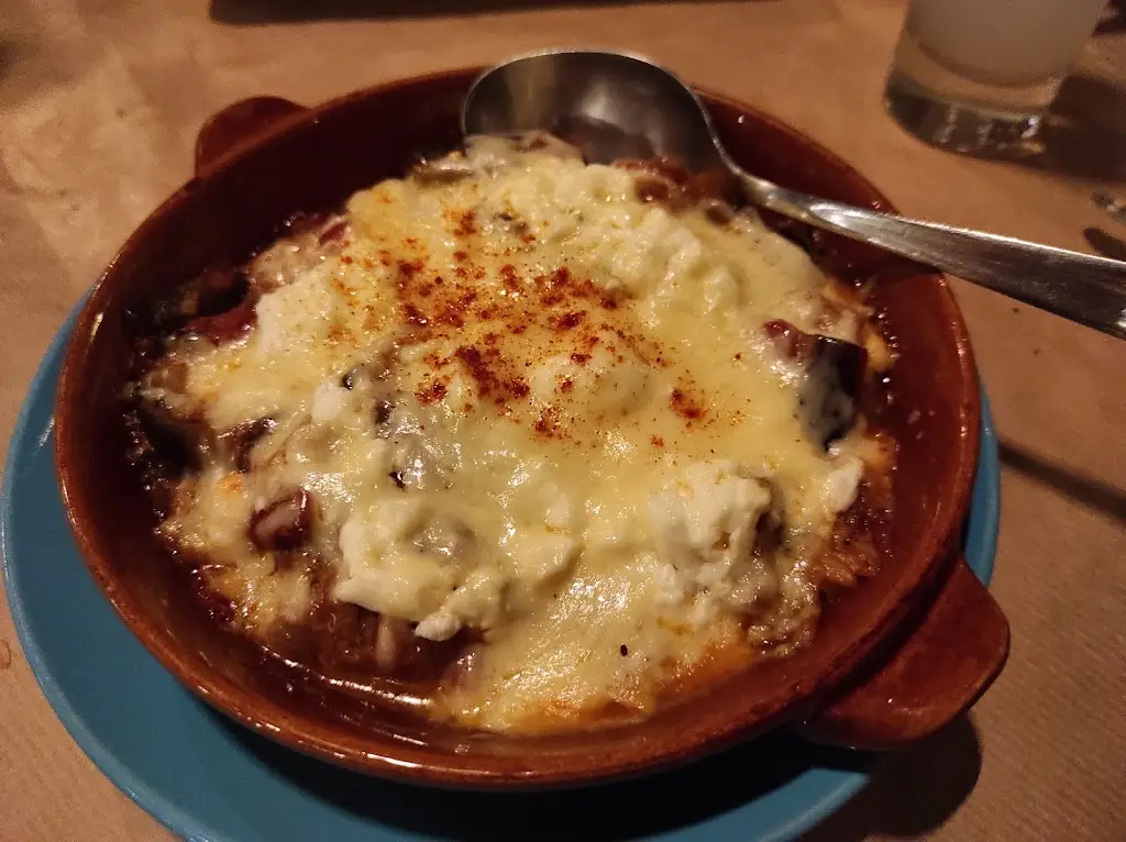 Elisa Salvatori_Παράταιρον / Paratairon_Mytilene_Bewertung