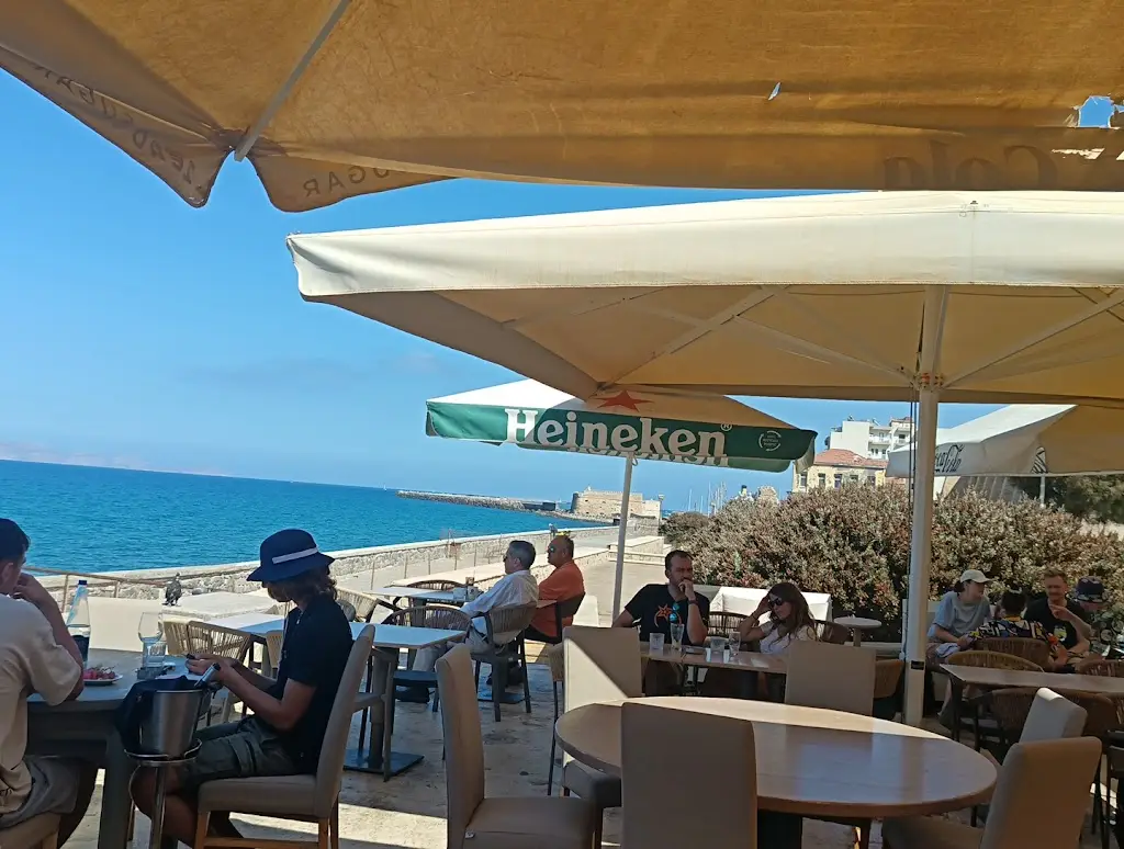 Mare Coffee Bar & Food_Irákleio_slider_image_3