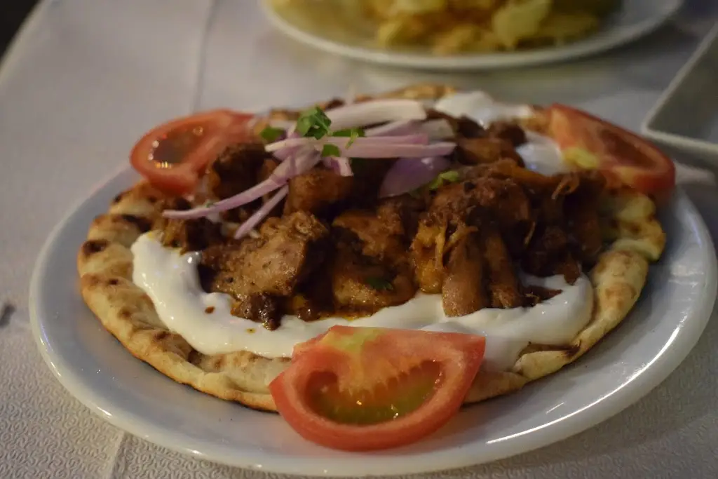 Δίαυλος Μεζεδοπωλείο - Diavlos Traditional Tavern_Mytilene_slider_image_2