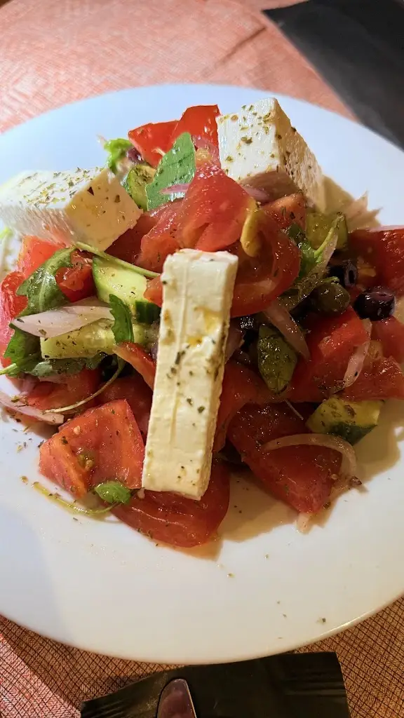 Andre R._BOEM Ladadika_Mytilene_avis