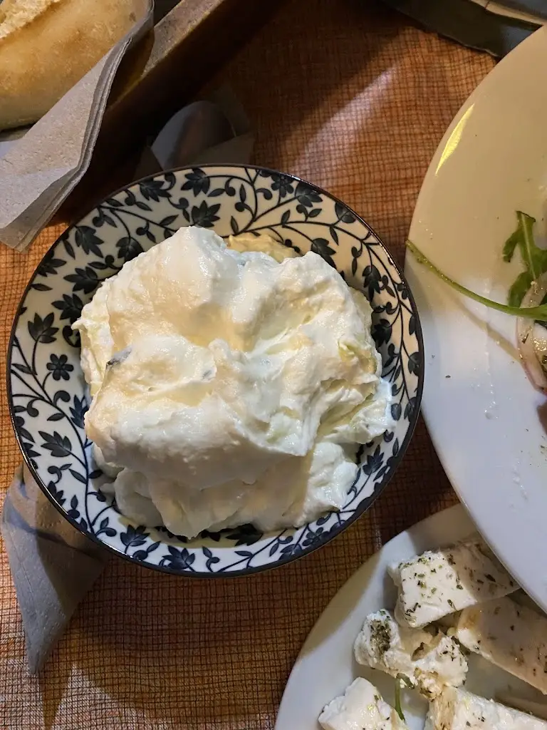 Batuhan Can_BOEM Ladadika_Mytilene_avis