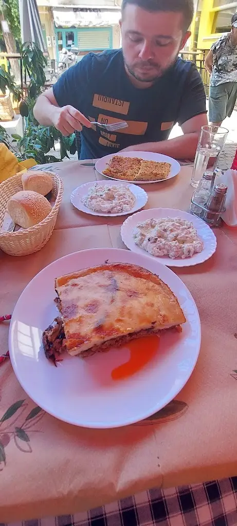 Menü_Η ΚΟΥΖΙΝΑ ΤΗΣ ΜΑΜΑΣ_Mytilene_Bild_7