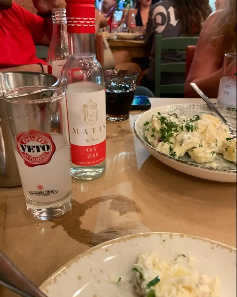 Kate Q_Το Μαύρο Προβατο_Mytilene_Bewertung