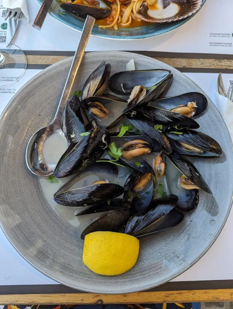 Menü_Kastella Seafood Restaurant_Irákleio_Bild_5