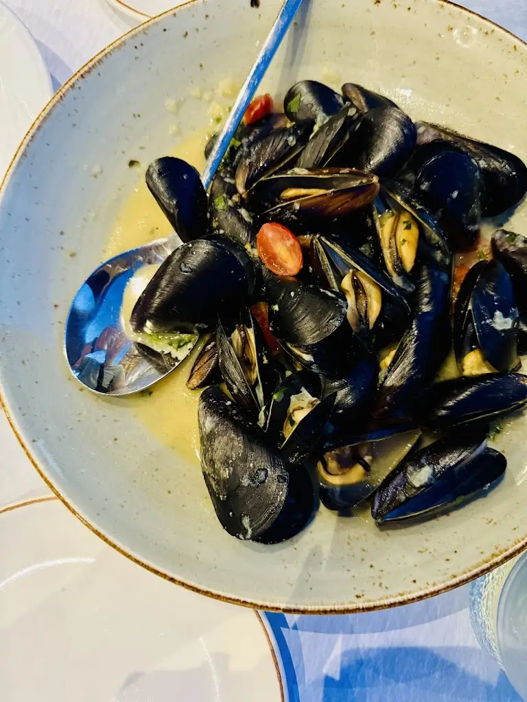 Amanda VandenHeuvel_Kastella Seafood Restaurant_Irákleio_Bewertung