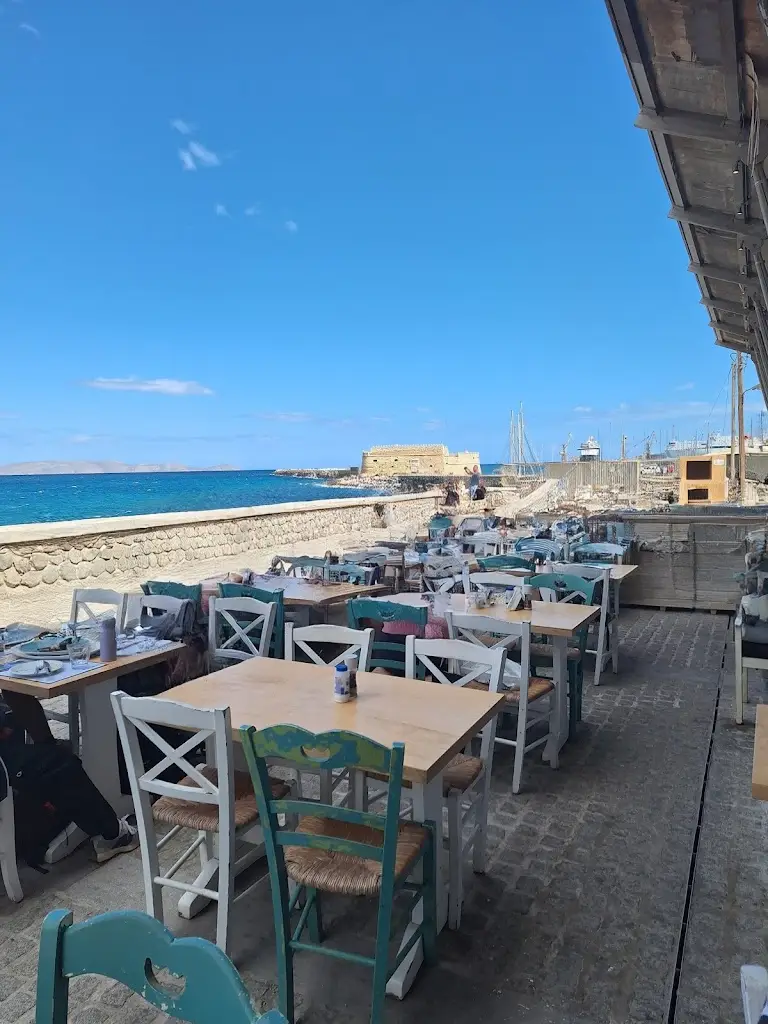 Kastella Seafood Restaurant_Irákleio_slider_image_3