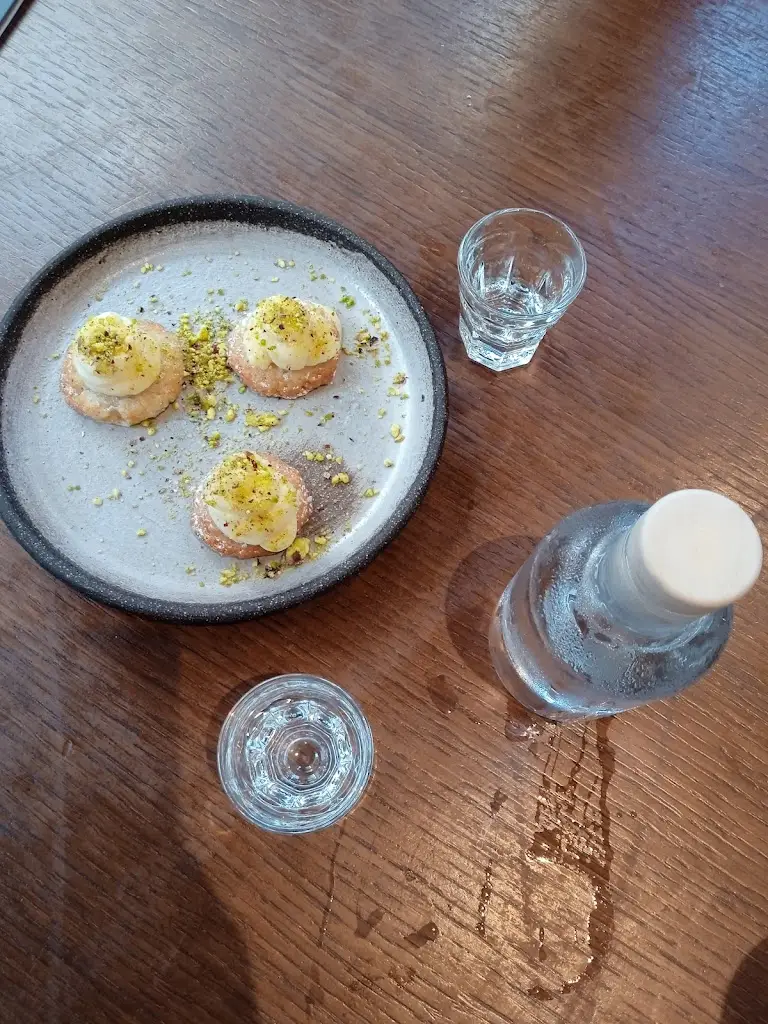 Menu_Apiri greek_eatery_Irákleio_image_8