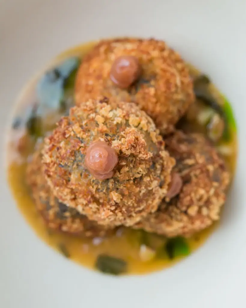 Apiri greek_eatery_Irákleio_slider_image_3