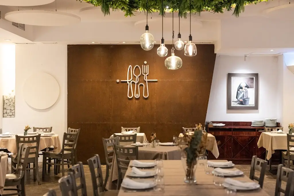 Tzami Restaurant Cafe_Nikísiani_slider_image_1