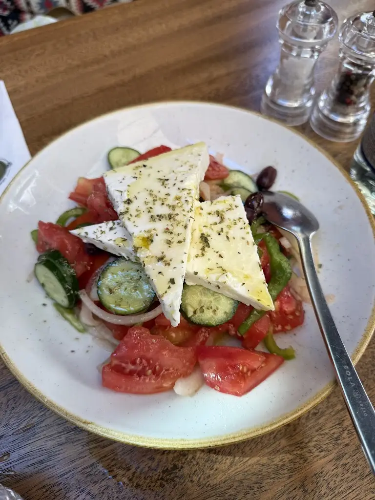 yaki arie_Μεζεδοπωλείο Η Αυλή_Irákleio_Bewertung