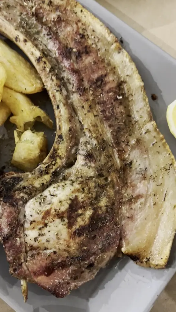 Μεζεδοπωλείο Η Αυλή_Irákleio_slider_image_2