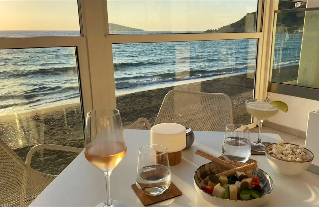 Victoria Gebhardt_Kymata Restaurant & Cocktail bar_Peteinós_review