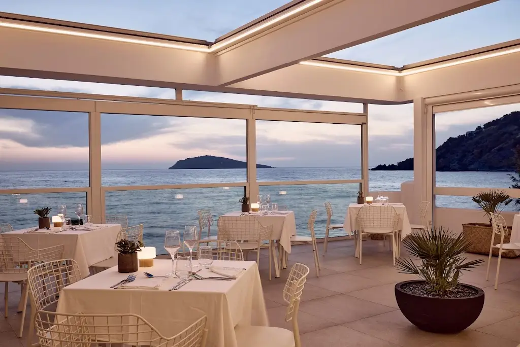 Kymata Restaurant & Cocktail bar Restaurant in Peteinós