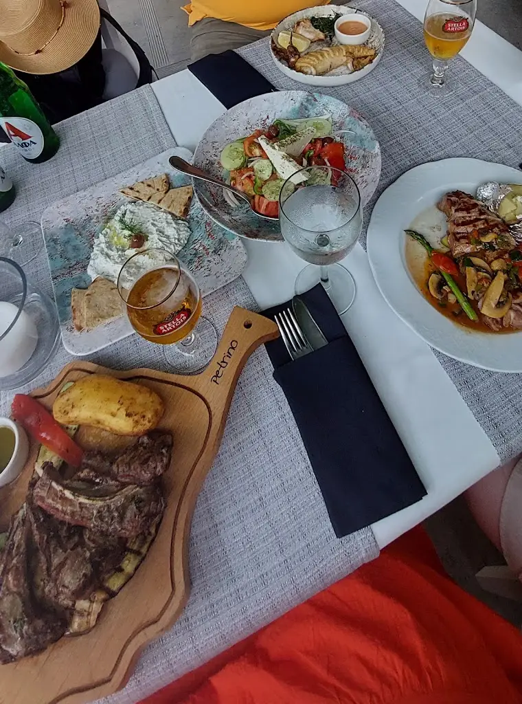 Menu_PETRINO_Peteinós_image_8