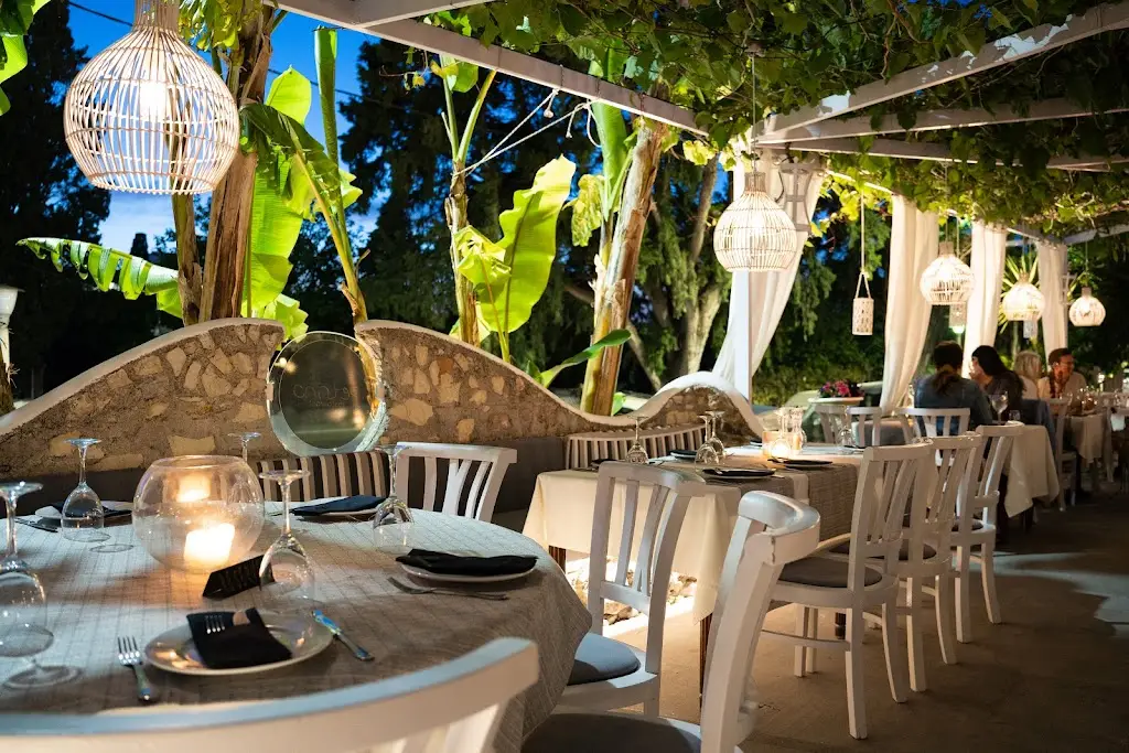 PETRINO Restaurant in Peteinós