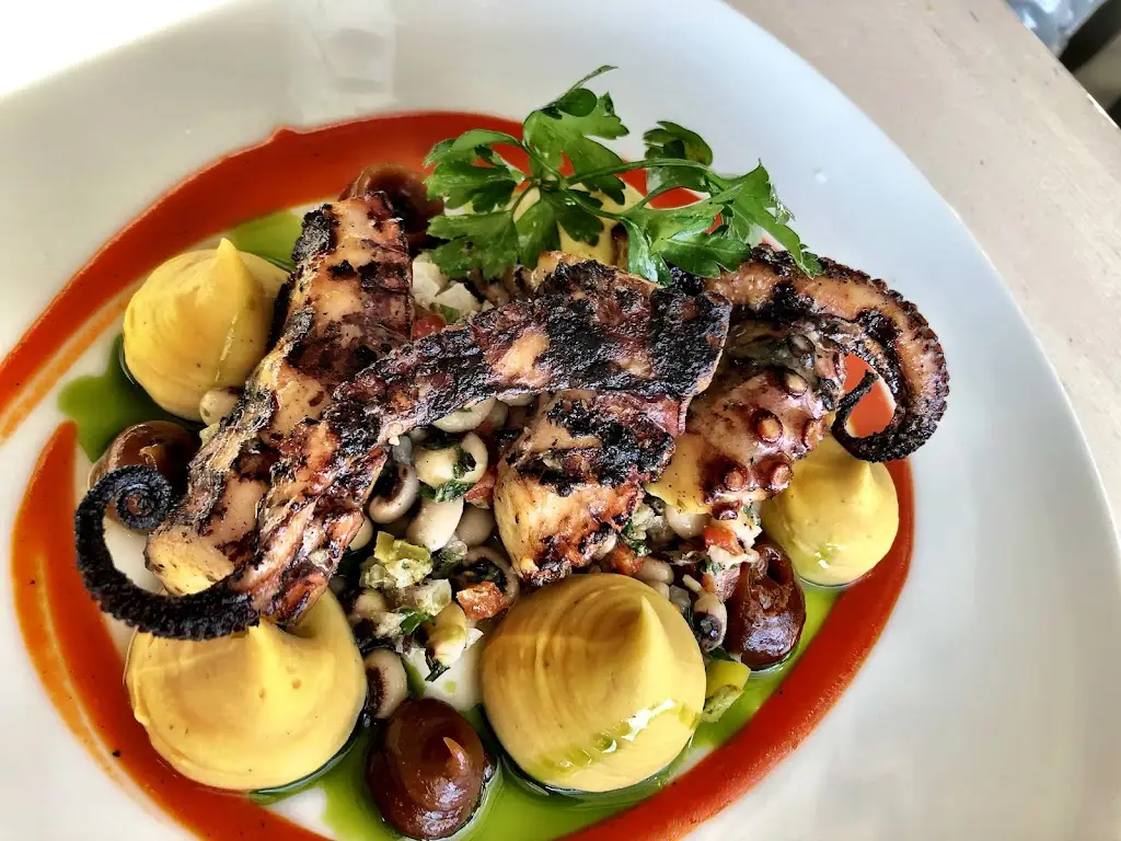 Yialo Yialo Restaurant Mykonos_Peteinós_slider_image_3