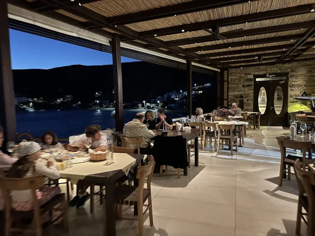 O Ntinos_Peteinós_slider_image_1