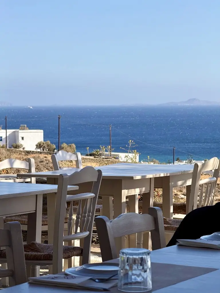 VERANDA Tinos_Peteinós_slider_image_3