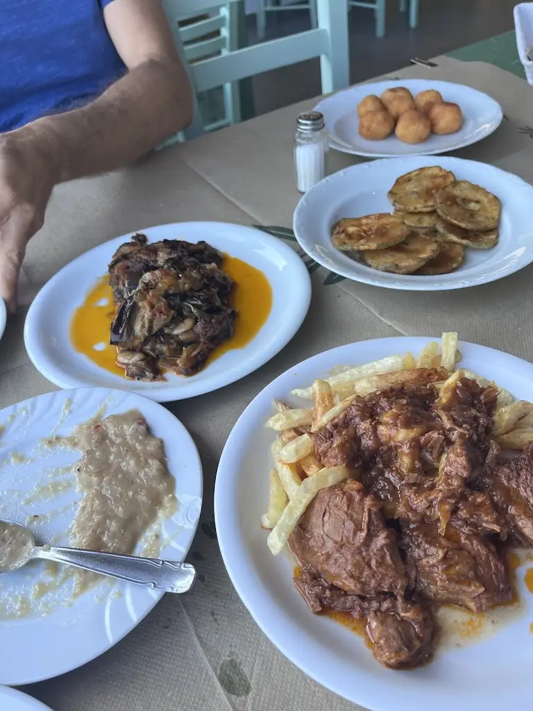 hayley roberts_Κούτσικος - Εστιατόριο_Peteinós_Bewertung