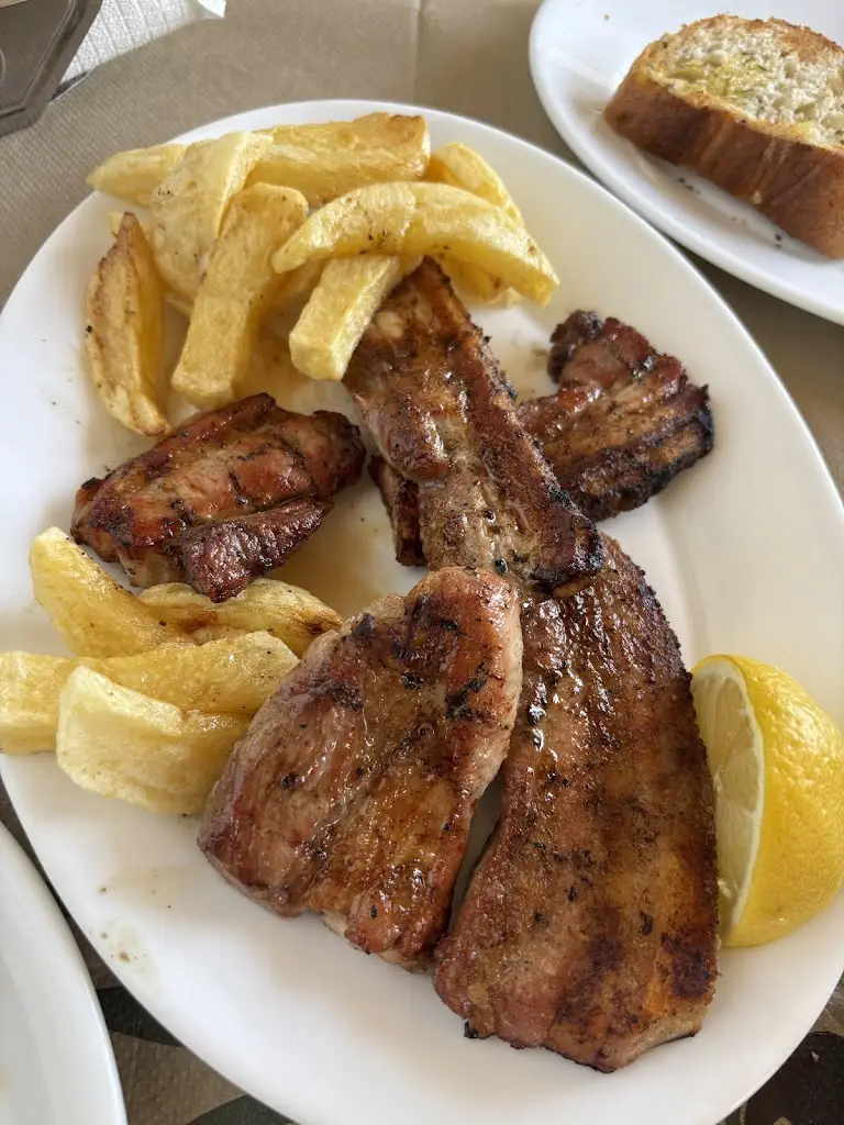 Κούτσικος - Εστιατόριο_Peteinós_slider_image_2