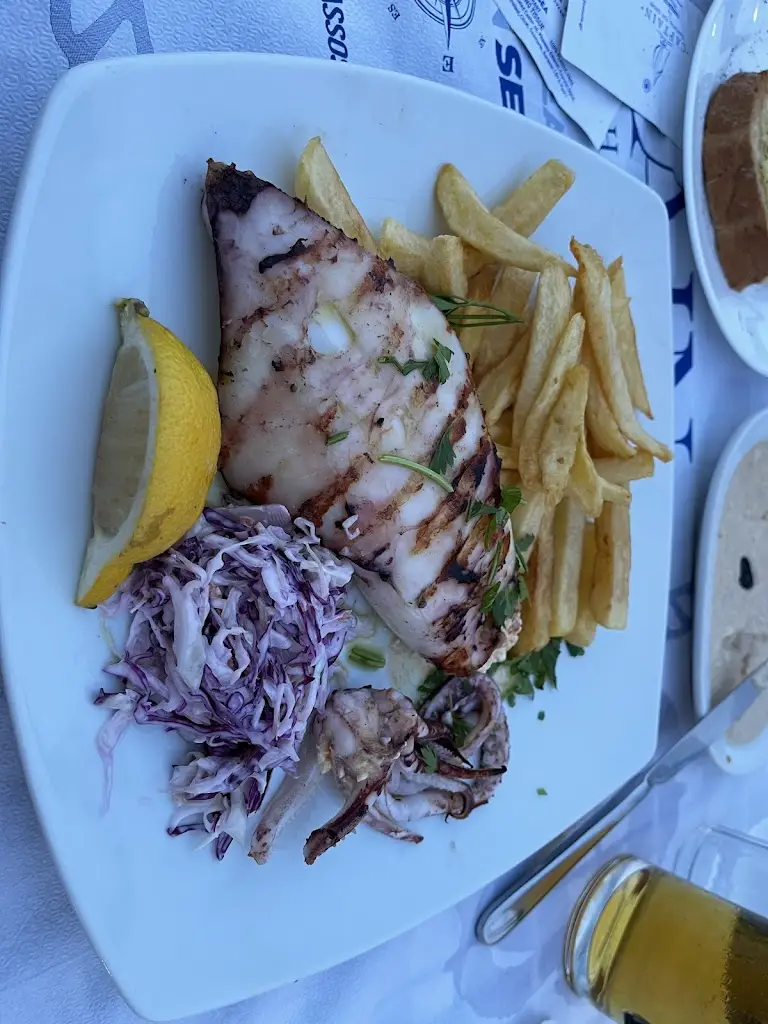 Ivaylo Tsonev_Captain Fish Tavern_Potamiá_review