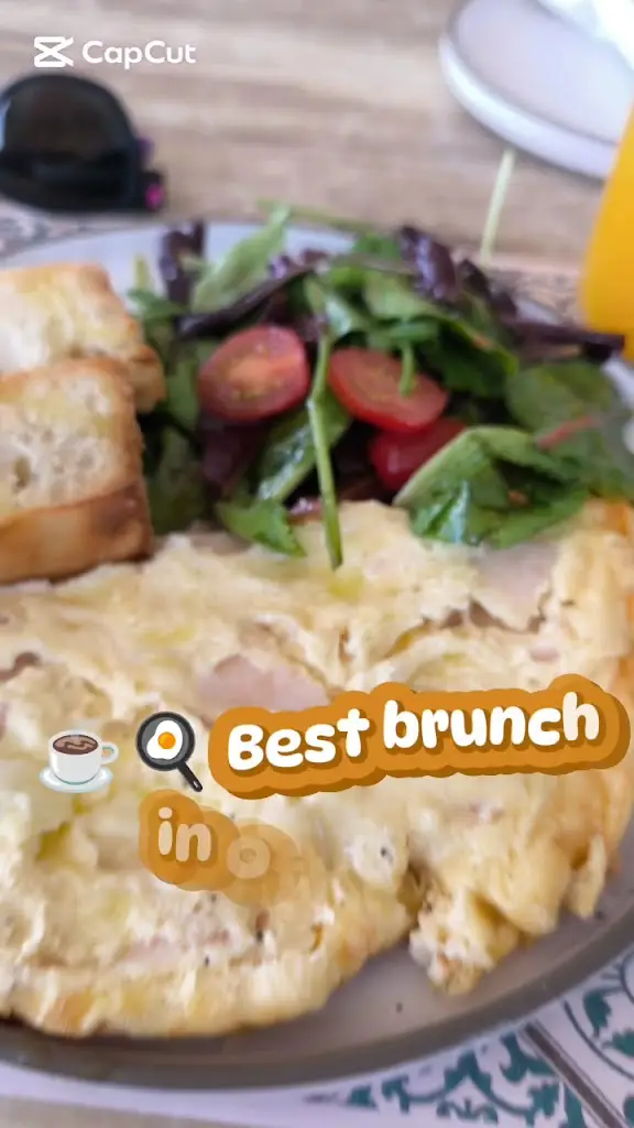 Enjoy Coffee & Brunch_Paralía Ofryníou_slider_image_2