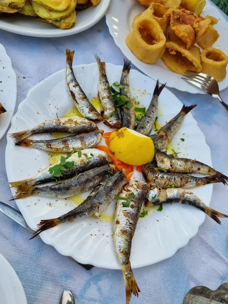 Menu_Orea Ellas_Paralía Ofryníou_imagen_6