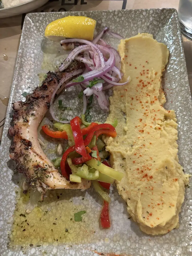 Plamena Karaslavova_Aíthrion_Paralía Ofryníou_review