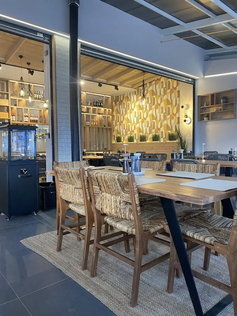 Aíthrion_Paralía Ofryníou_slider_image_1