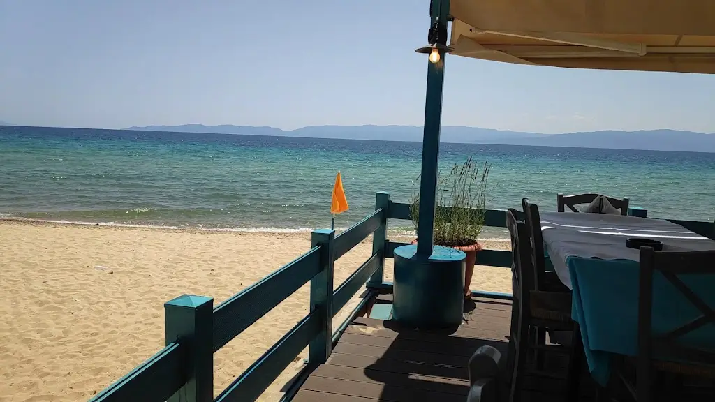 Καθ´οδόν_Paralía Ofryníou_slider_image_2