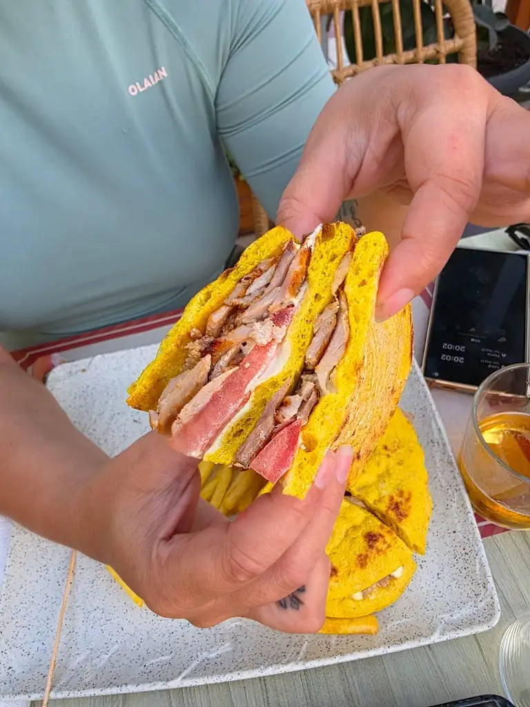 Yana Todorova_Νοστιμούλης_Paralía Ofryníou_review