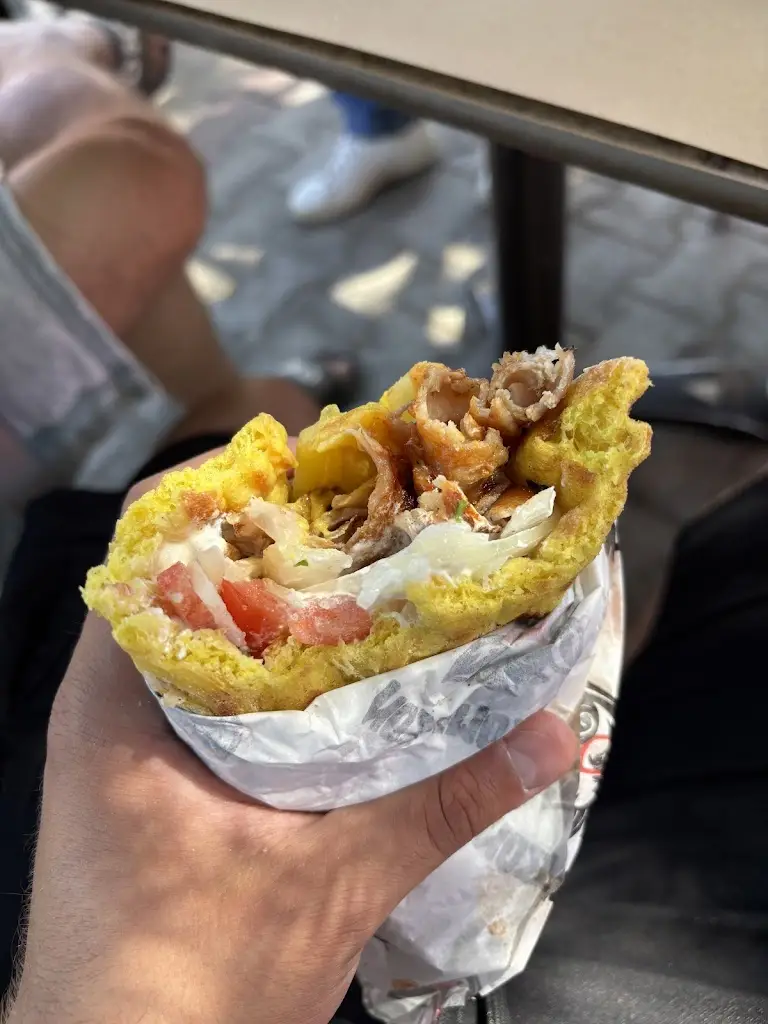 Petar Nikolov_Νοστιμούλης_Paralía Ofryníou_review