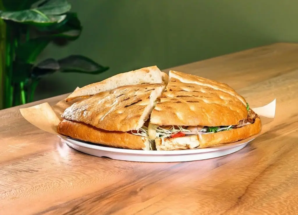 Νοστιμούλης_Paralía Ofryníou_slider_image_2