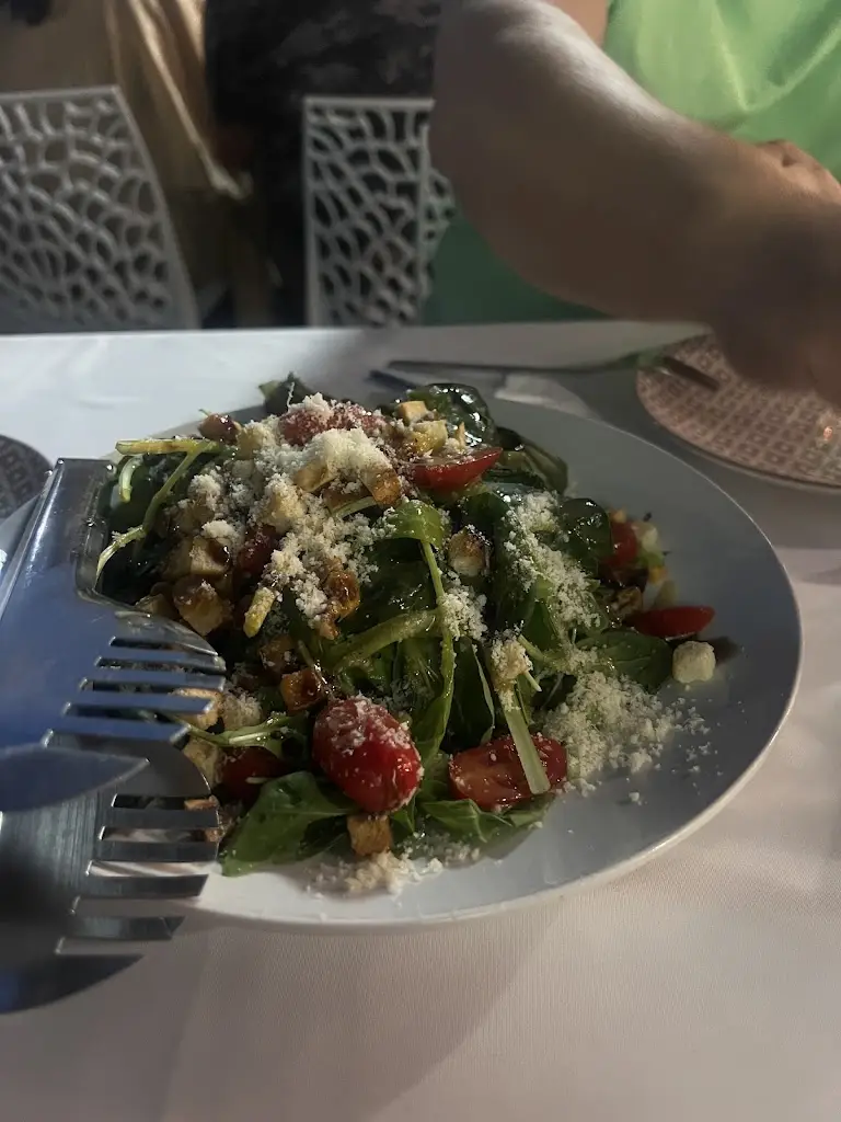 Mikaela Yurukova_Meze meze_Paralía Ofryníou_Bewertung