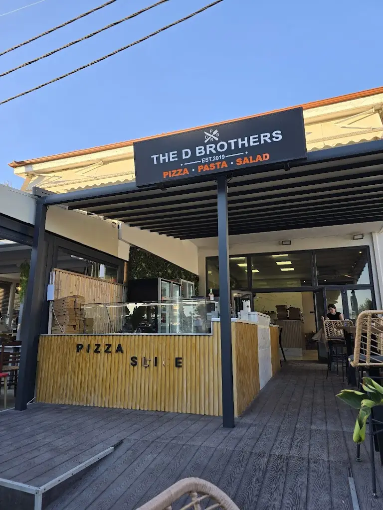 SkunkWorkz Extraordinaire_The D Brothers Paralia Ofryniou_Paralía Ofryníou_reseña