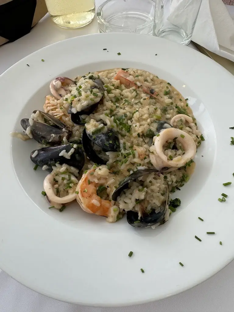 OCTOPUS Seafood Tavern_Paralía Ofryníou_slider_image_2