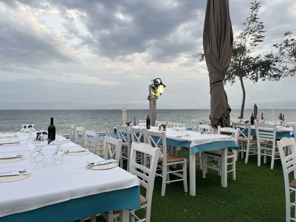ΠΙΘΑΡΙ Ψαροταβέρνα Restaurant in Paralía Ofryníou