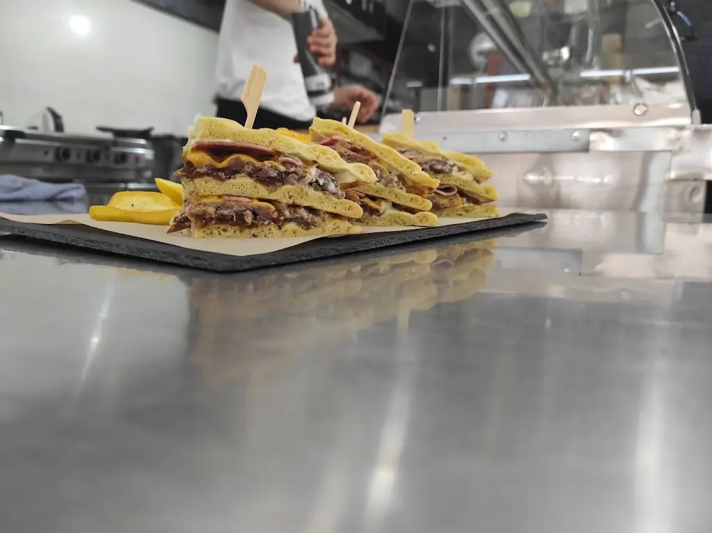 Menü_Yamis_Paralía Ofryníou_Bild_1