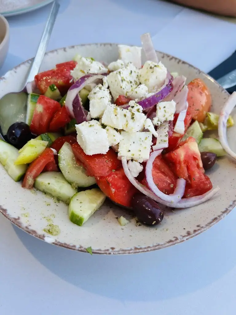 Olia Nikolova_Diktamo Restaurant_Paralía Ofryníou_review