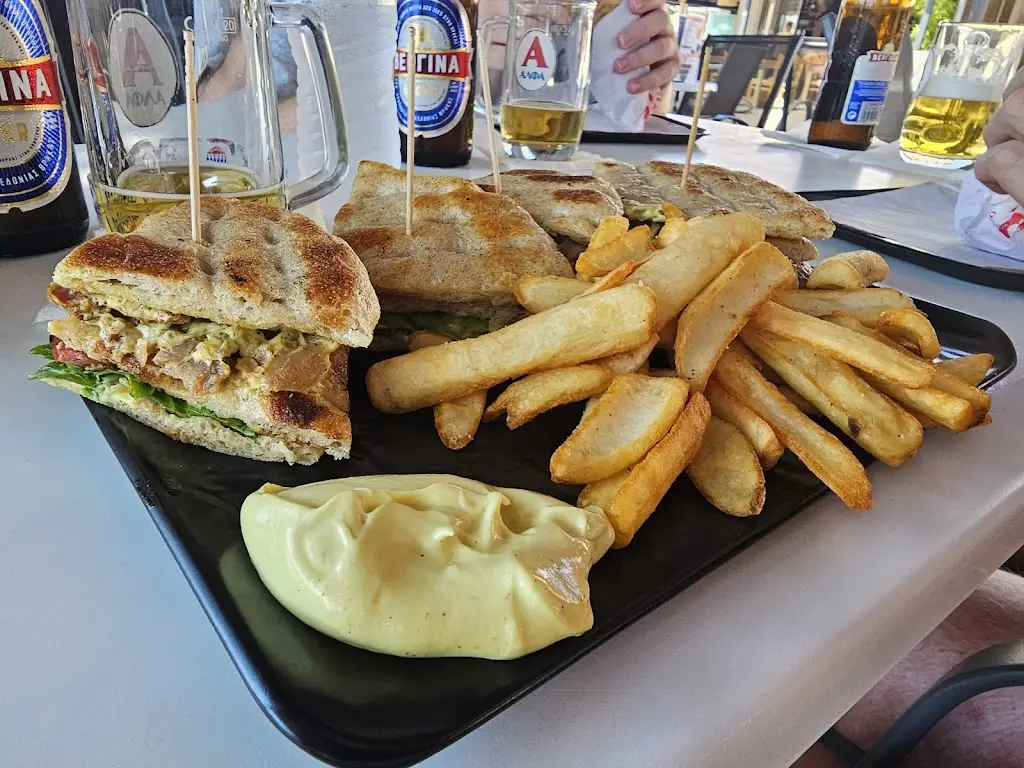 Ralph Ziegler_Snack Bar Cosmos_Paralía Ofryníou_Bewertung