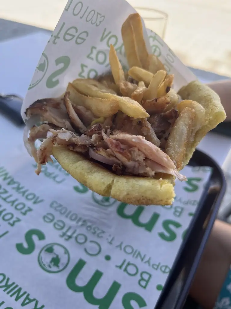 Snack Bar Cosmos_Paralía Ofryníou_slider_image_3