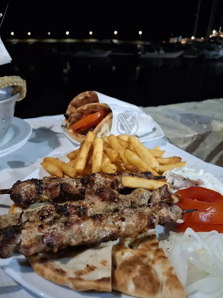 Οβελιστηριο Φλαρος Restaurant in Psara