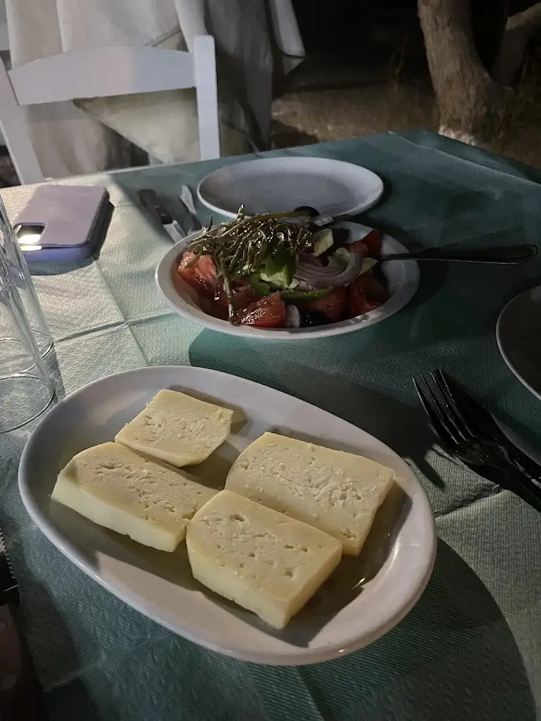 allwine stories_Ταβέρνα 