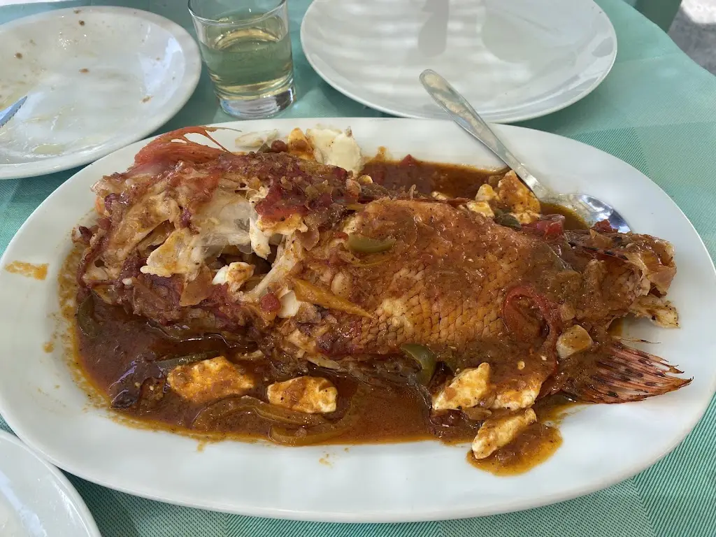 Nazi Krusharova_Ταβέρνα 