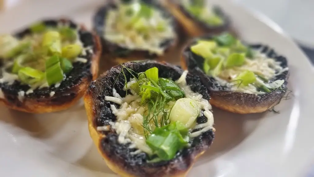 Deea Mzk_O Vasilis_Prínos_reseña