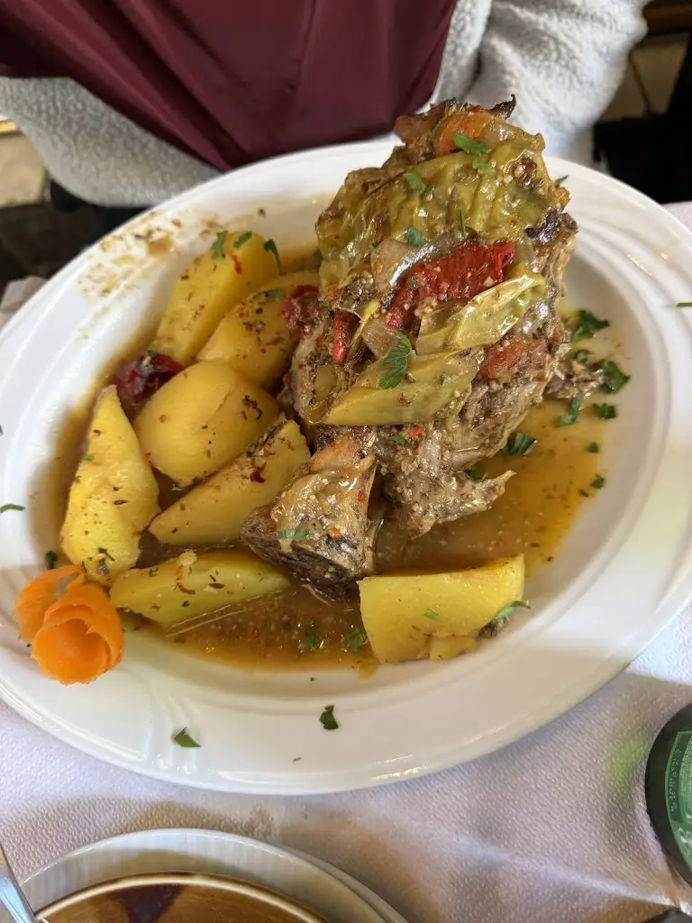 aurora magdas_TAVERNAKI Thassos_Prínos_review