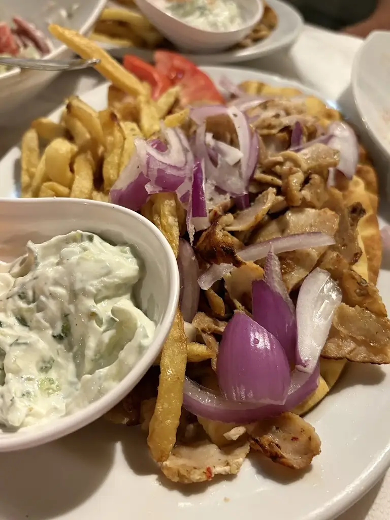 Irishka Koshlataia_TAVERNAKI Thassos_Prínos_review