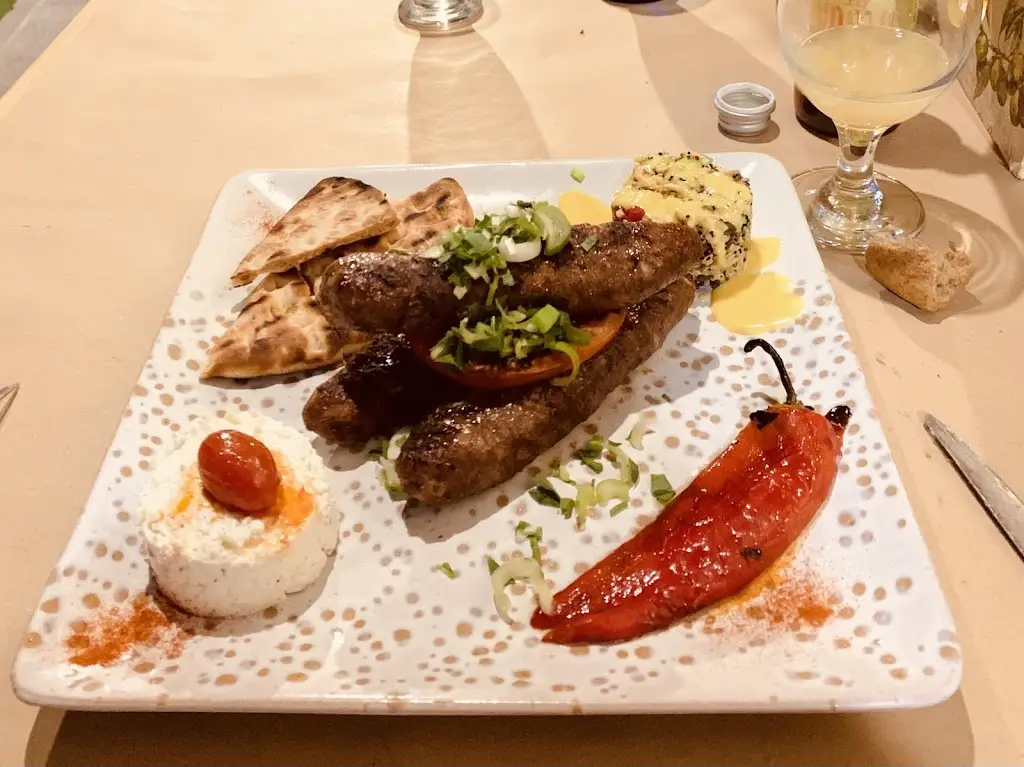 Vourvourladikon_Irákleio_slider_image_3