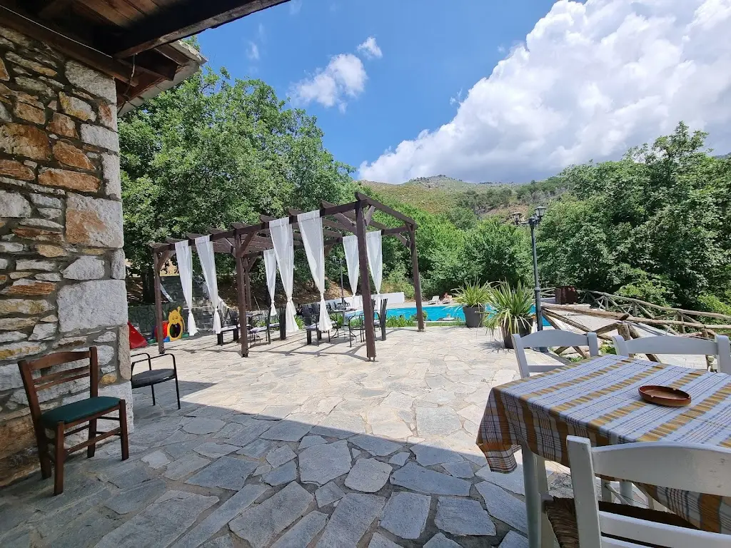 Robert Nicolae_Restaurant Tsigoura_Prínos_Bewertung