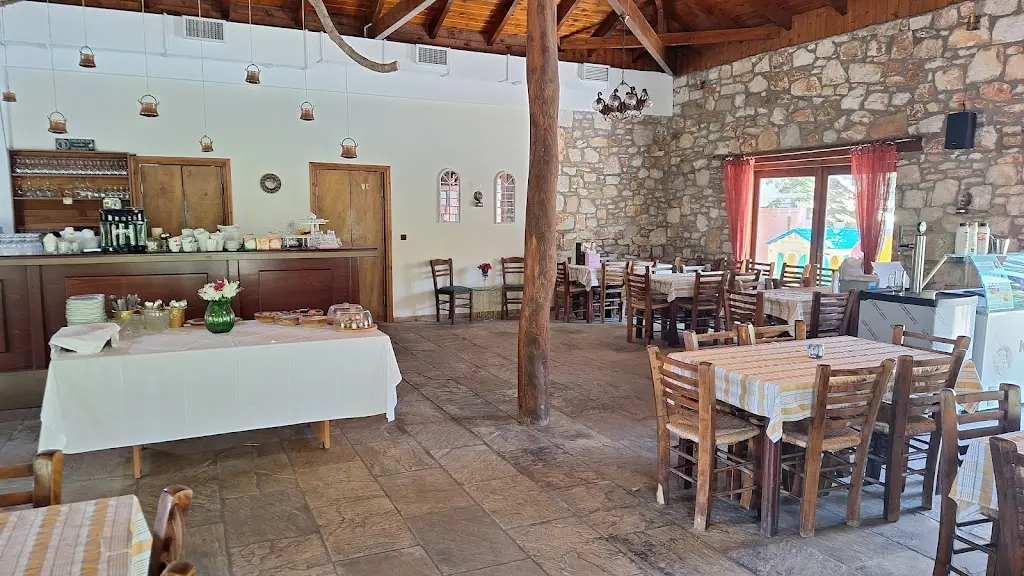 Restaurant Tsigoura_Prínos_slider_image_1